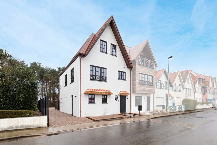 Hazegrasstraat, KnokkeHeist : Maison 4 pièces à louer
