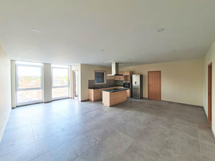 Rue Des Cantines, Charleroi : Appartement 2 pièces à louer