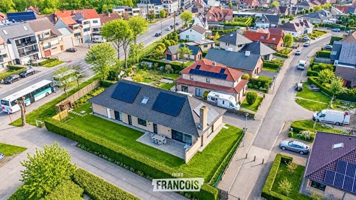 Maison 8 pièces à vendre à Karel van de Woestijnestraat, Middelkerke