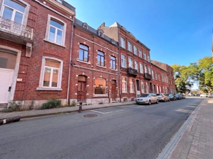 Maison 7 pièces à Rue de Balart, Namur, à vendre