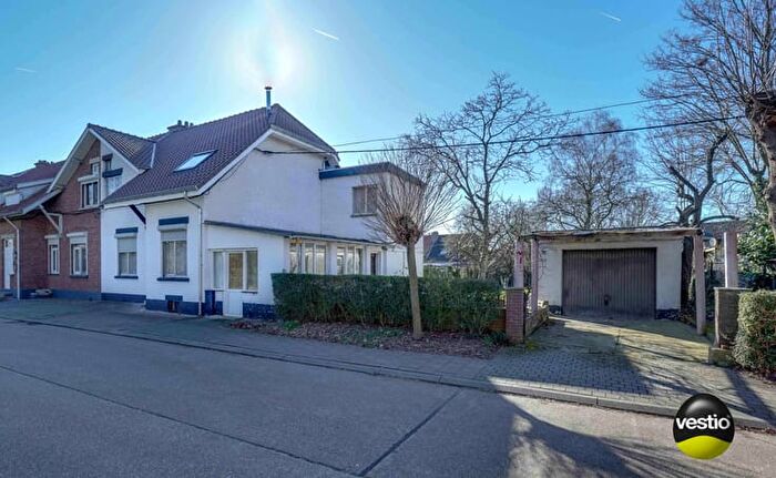 Maison 13 pièces à Staatstuinwijk, Genk, à vendre