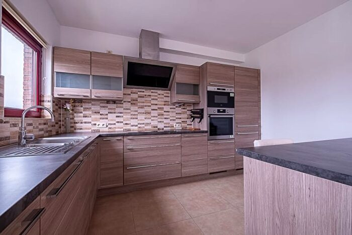 Leugstraat, Aartselaar : Appartement 1 pièce à louer