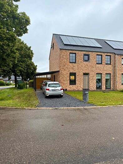 Maison 4 pièces à Venderstraat A, MOLENBEERSEL, à louer