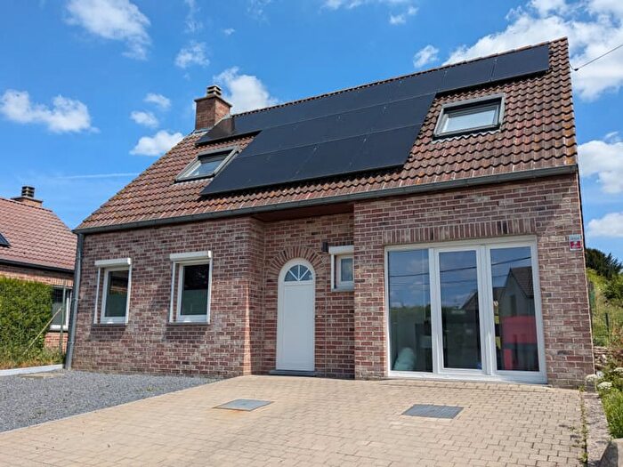 Rue Du Haut Bout, Antoing : Maison 4 pièces à vendre
