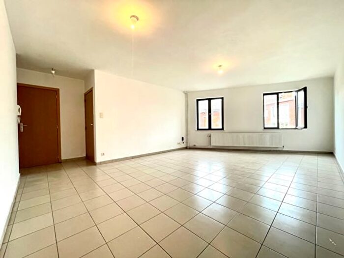 Appartement 3 pièces à Rue de la Régence, Charleroi, à louer