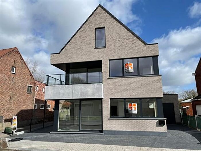 Appartement 3 pièces à Processieweg, Lede Wanzele, à louer