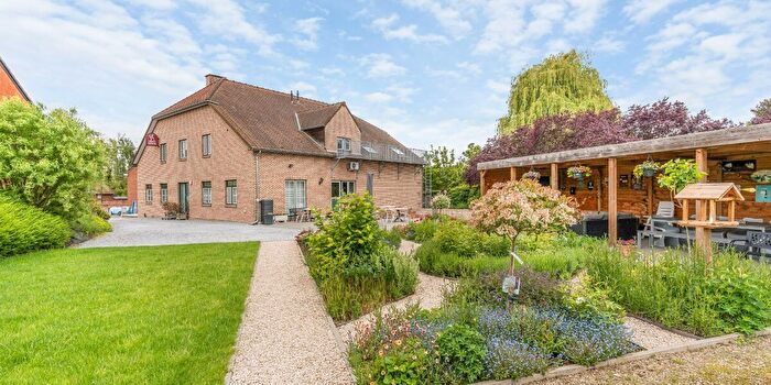 Maison 8 pièces à Kortessemstraat, Wellen, à vendre