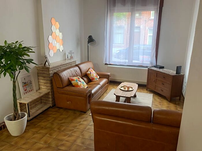 Maison 1 pièce à Rue Du er Chasseur À Cheval, Mons, à louer