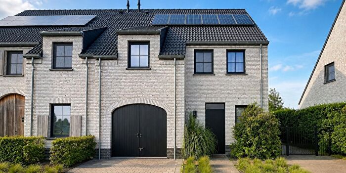 Maison 5 pièces à louer à Laurierstraat, Zwevezele