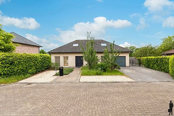 Maison 5 pièces à Begonialaan, Malle, à vendre