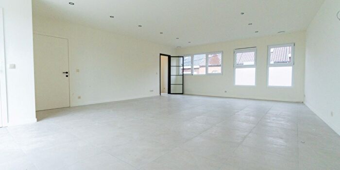 Appartement 2 pièces à Moeskroen, Henegouwen, à vendre