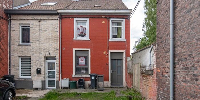 Rue Winston Churchill, Courcelles : Maison 2 pièces à vendre