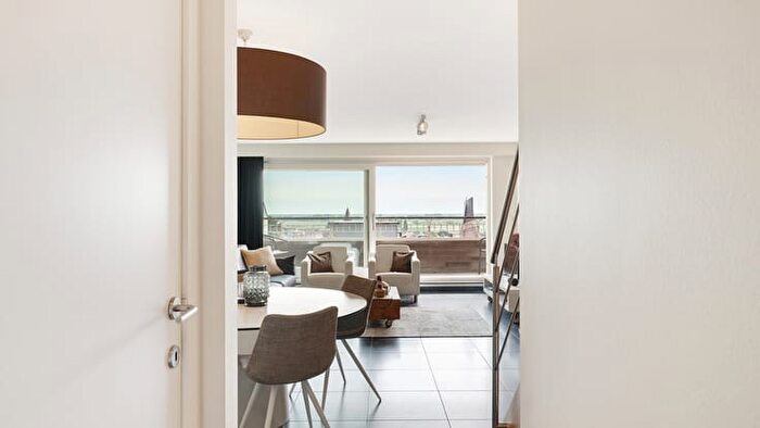 Appartement 11 pièces à vendre à patriottenstraat, Duinbergen