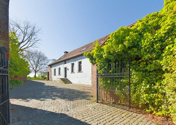 Maison 10 pièces à Romont, Bever, à vendre