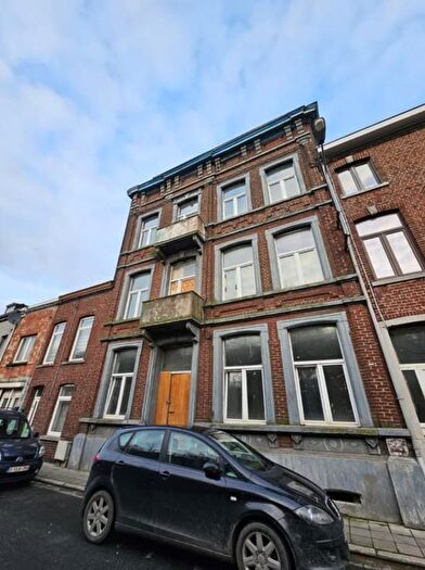 Rue de l'Ecluse MP, MarchienneauPont : Maison 8 pièces à vendre