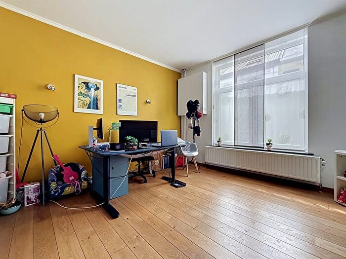 Rue Vandervelde, CHAPELLELEZHERLAIMONT : Maison 3 pièces à vendre