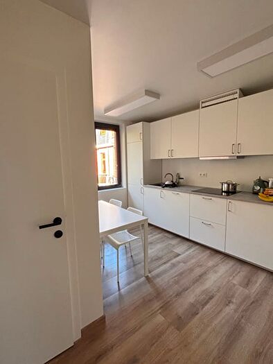 Appartement 4 pièces à Avenue Reine Astrid, Mons, à louer