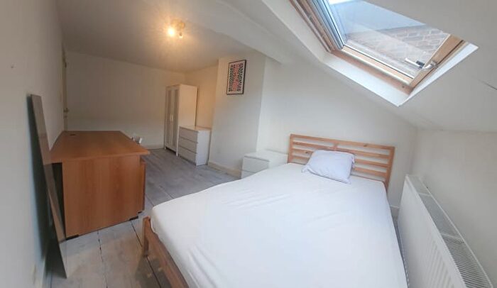 Appartement 5 pièces à Féronstrée, Liège, à louer