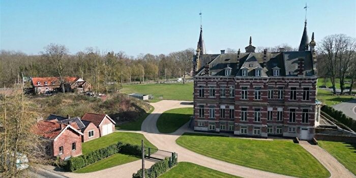 Maison 12 pièces à vendre à Rue dAllain, RamegniesChin