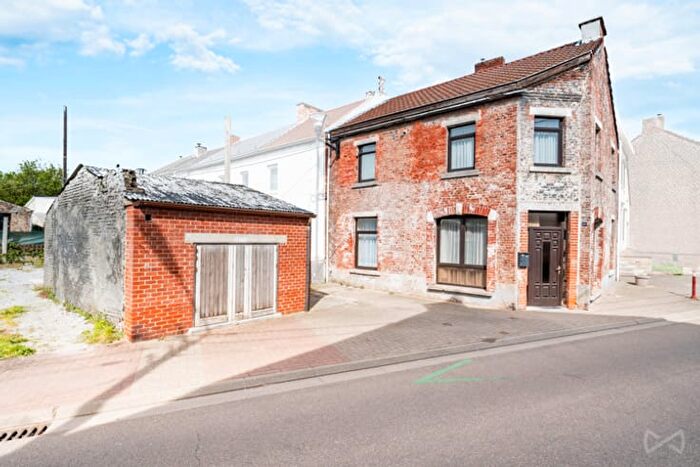 Maison 13 pièces à vendre à Rue des Alloux, Tamines