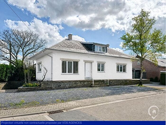 Maison 6 pièces à vendre à Rue de la Pommeraie, Dinant