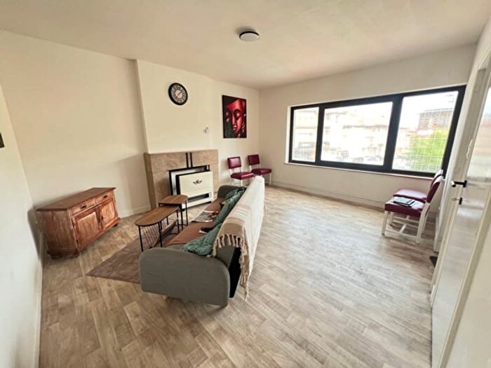 Appartement 1 pièce à vendre - Place Ferrer, Charleroi Gilly