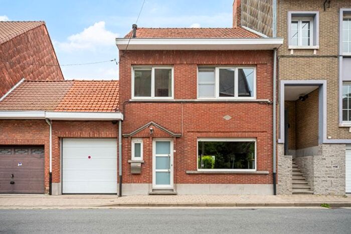 Maison 4 pièces à vendre à Grondwetstraat, Menen