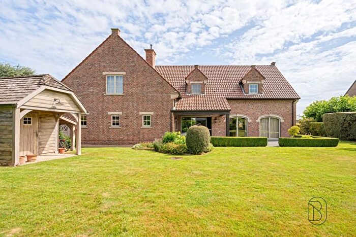 Maison 4 pièces à Olmenlaan, Lennik SintMartensLennik, à vendre