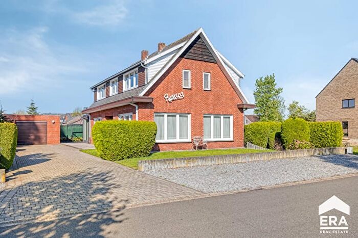 Maison 4 pièces à Hazelaarstraat, Lommel, à vendre