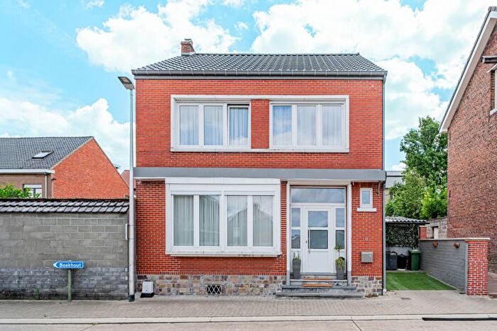 Maison 3 pièces à vendre à Bloemenstraat, Jeuk