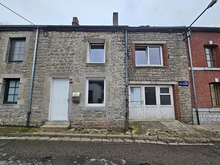Maison 11 pièces à vendre à Rue Culot Haut, Couvin