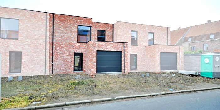 Maison 4 pièces à vendre à Huttegemstraat, Avelgem