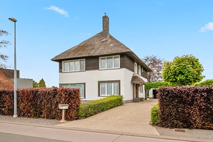 Biekorfstraat, HeistopdenBerg : Maison 9 pièces à vendre
