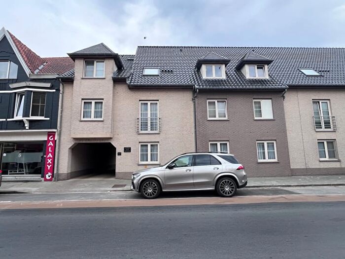 Appartement 14 pièces à Stationsstraat, Eernegem, à vendre