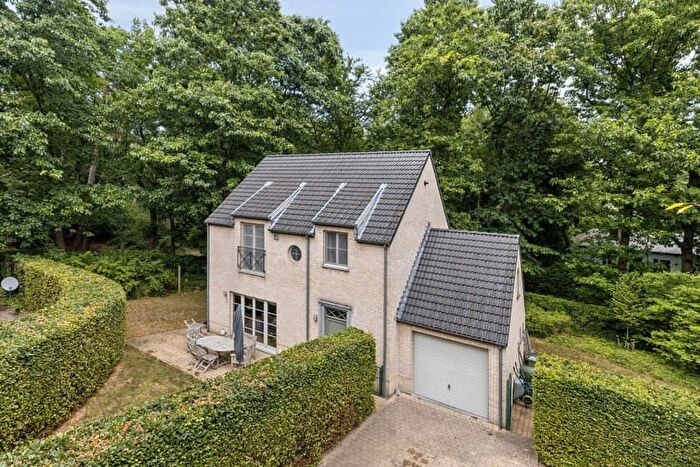 Maison 4 pièces à vendre à Kalmthoutsesteenweg, B