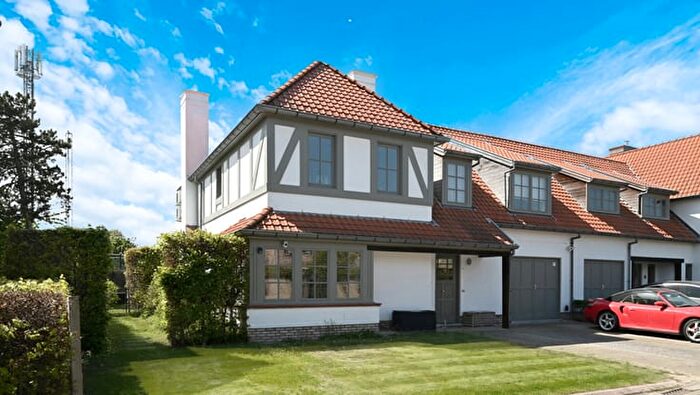Witteduivenhof, KnokkeHeist : Maison 4 pièces à vendre