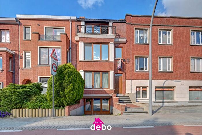 Maison 16 pièces à vendre à Burgemeester Felix de Bethunelaan, Kortrijk