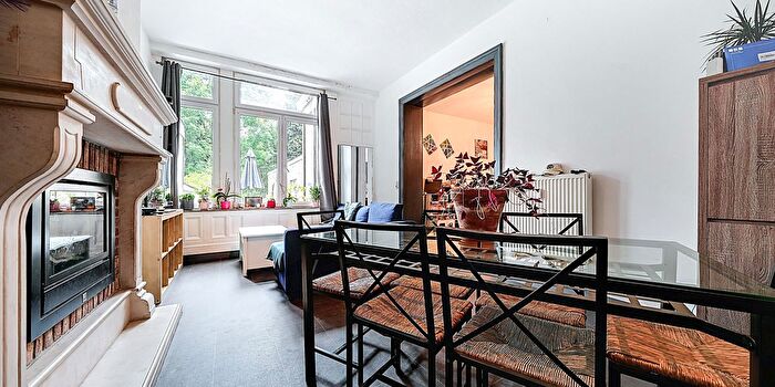brun, Andenne : Appartement 2 pièces à vendre