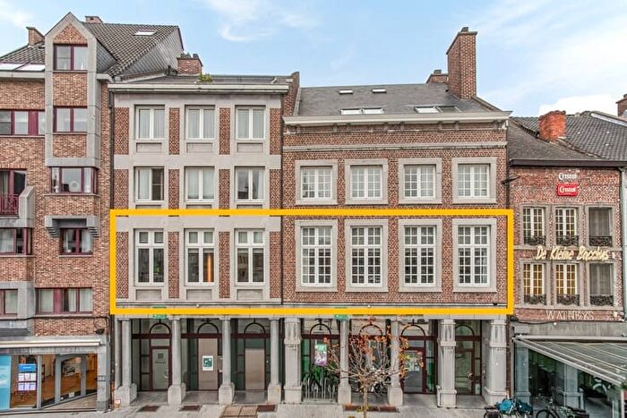 Grote Markt, SintTruiden : Appartement 16 pièces à vendre