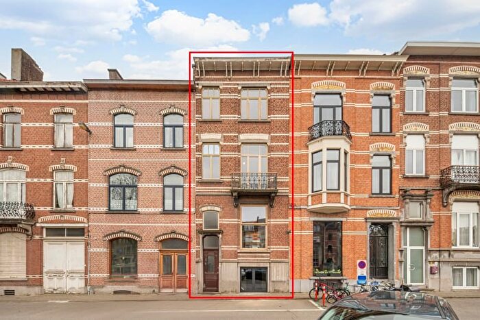 Tiensevest, Leuven : Maison 17 pièces à vendre