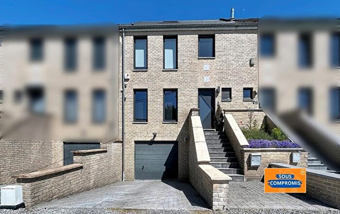 Rue de la Roche aux Corneilles, Châtelet - Maison 4 pièces à vendre