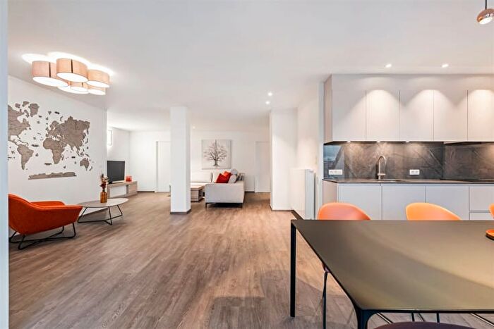 Vermorgenstraat A, SINTNIKLAAS : Appartement 4 pièces à vendre
