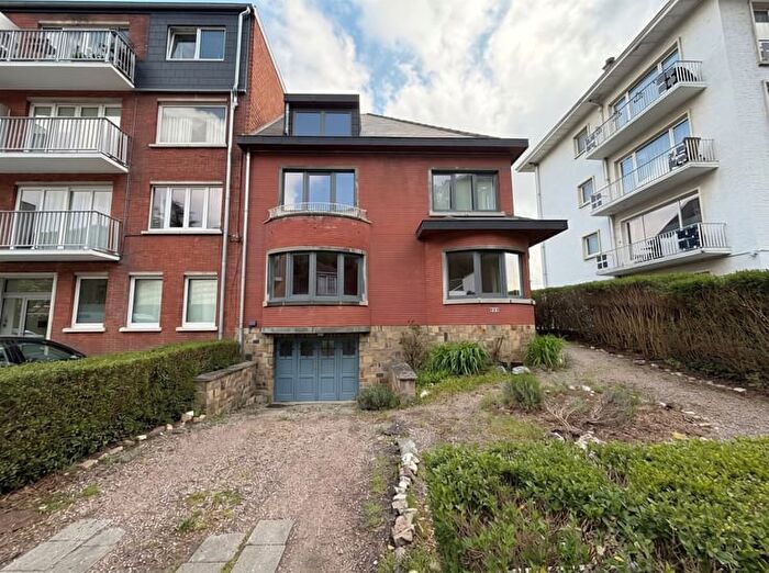 Chaussée de Dinant, NAMUR : Maison 5 pièces à louer
