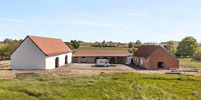 Maison 4 pièces à vendre à Chemin du Vieux Comte, MontSaintAubert