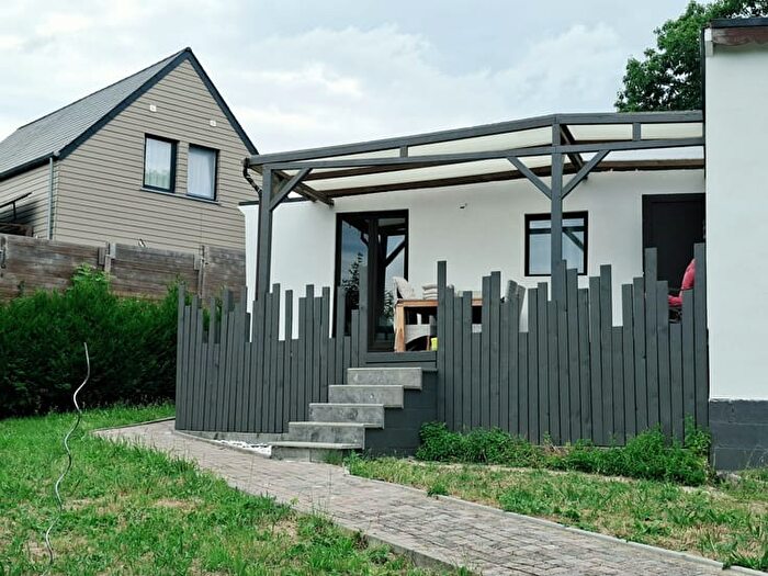 Maison 2 pièces à Parc Résidentiel Le Chénia, Froidchapelle, à vendre