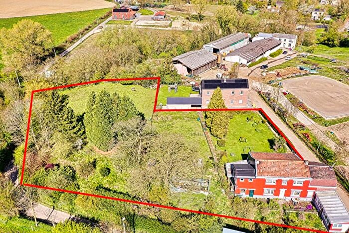 Maison 4 pièces à Rue Des Dix Bonniers, SaintGeorgessurMeuse, à vendre