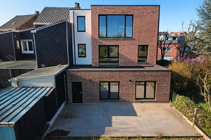Rue Haute, FLEMALLE - Maison 4 pièces à vendre