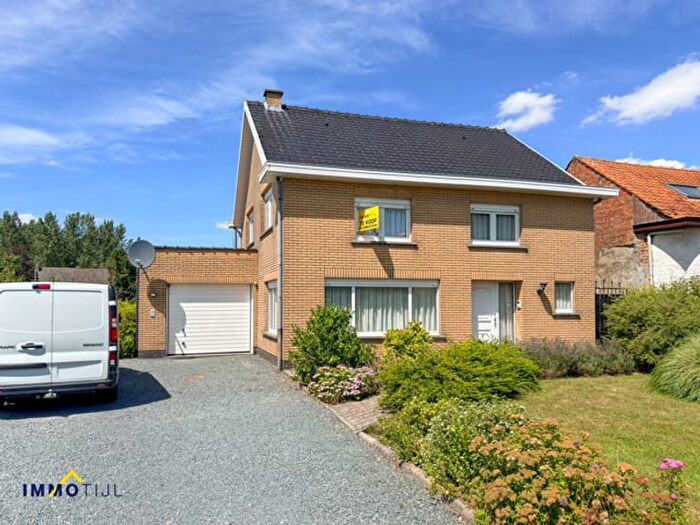 Maison 3 pièces à Lange Kamstraat, Roosdaal, à vendre
