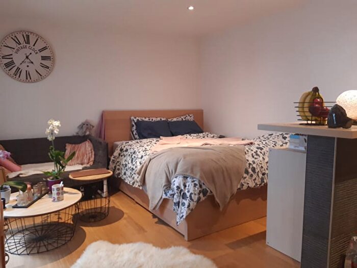 Appartement à louer à Place Du Docteur Hollenfeltz, Arlon