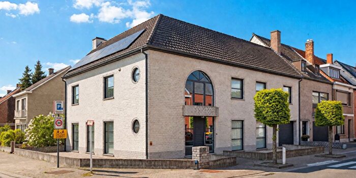 Maison 4 pièces à vendre à Achttien augustuslaan, Wetteren